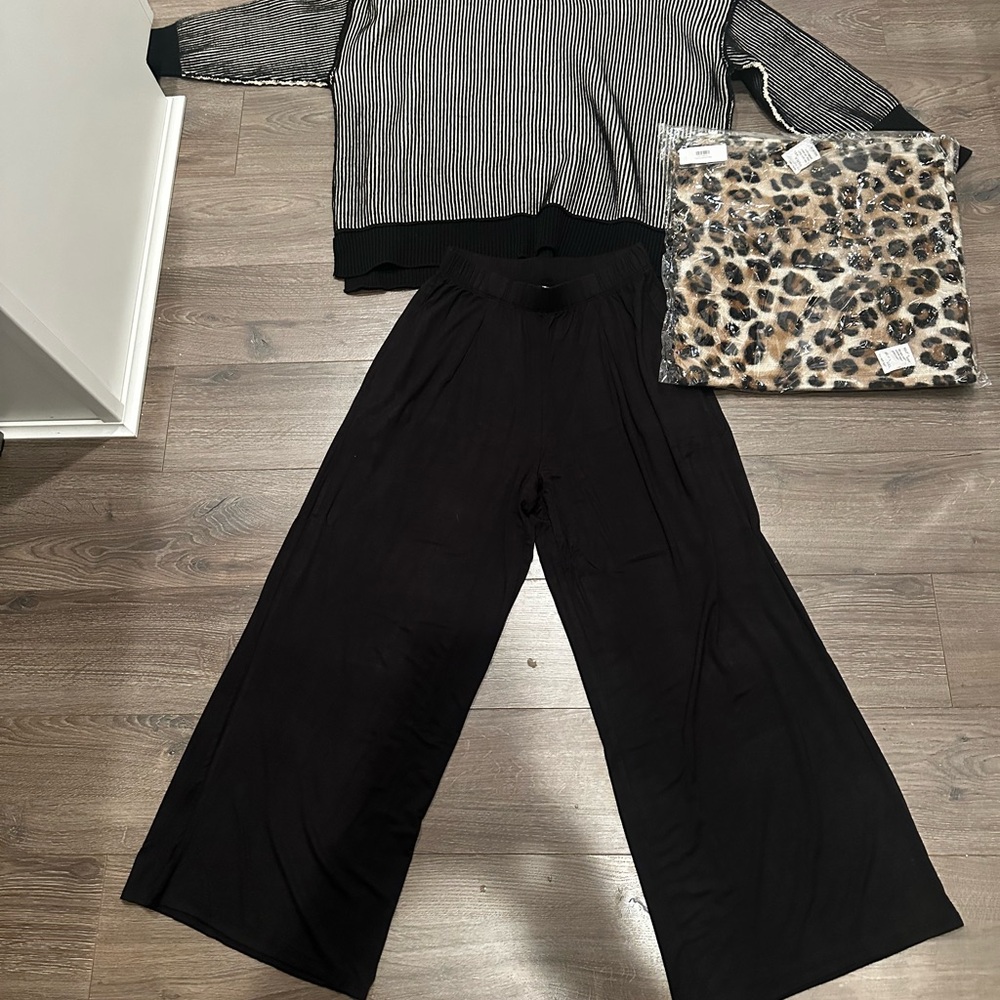 Zenana Outfitters 3 Piece Set/Sweater, Black Wide-Leg Pants, & Wrap